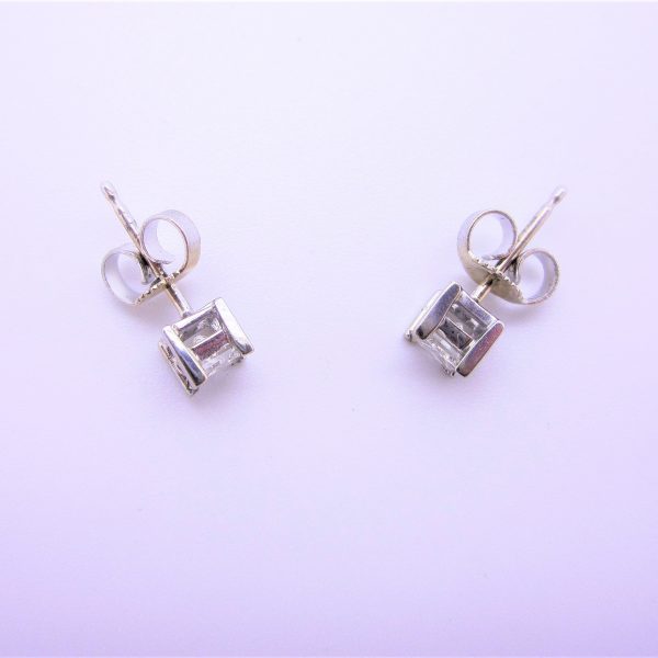 14k white gold diamonds earrings
