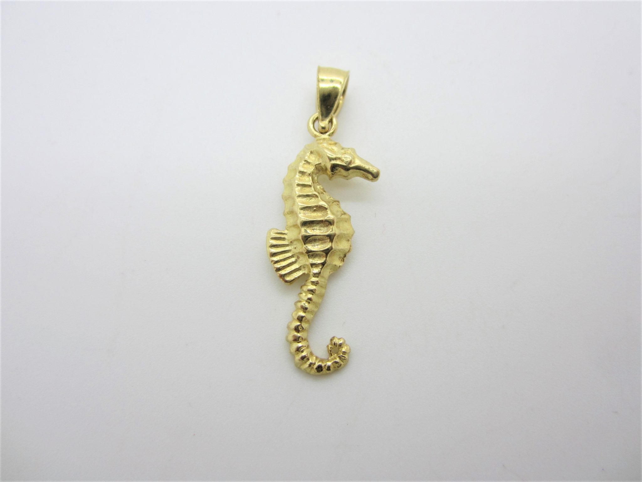 14k Yellow Gold Seahorse Pendant