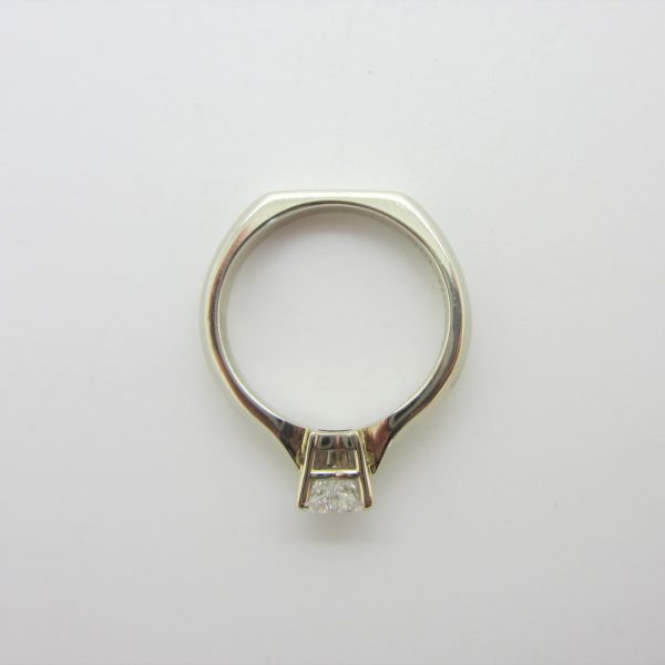 14K Heart Shape Brilliant Diamond Ring